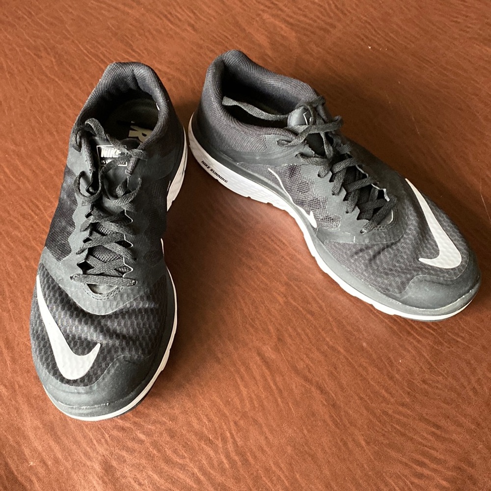 Nike running shoe size 10.5